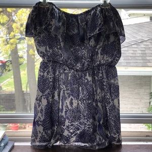 Blue and white strapless top